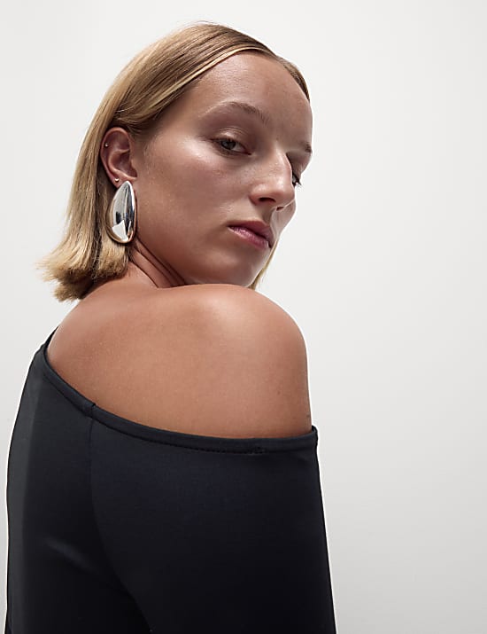 Μίνι εφαρμοστό φόρεμα με έναν ώμο