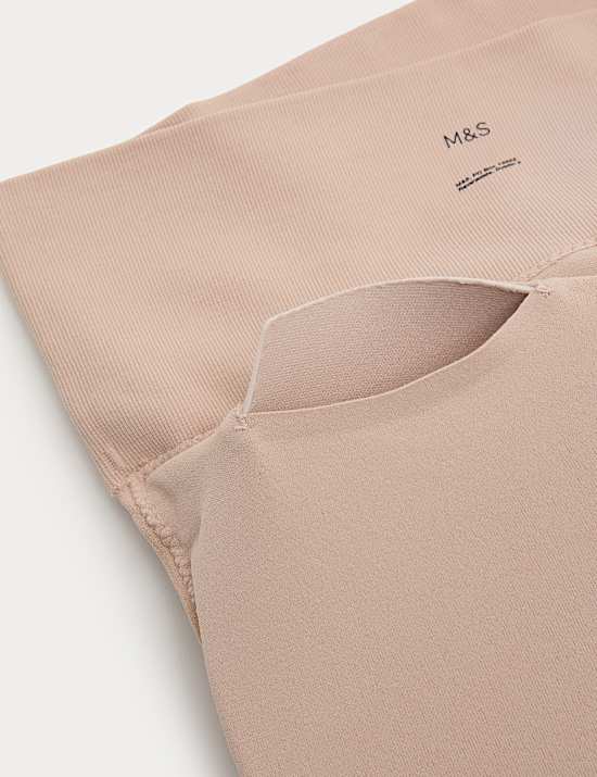 Cool Comfort&trade; Seamless Bum Boosting Shorts