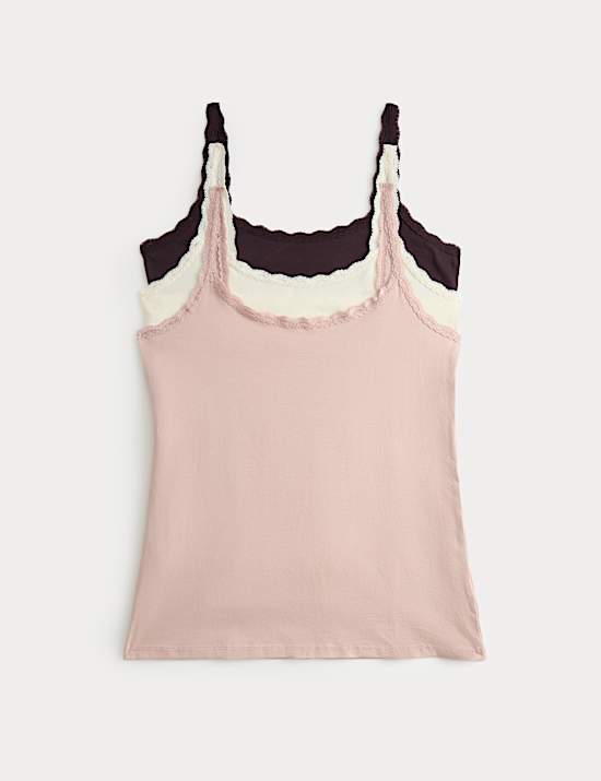 מארז 3 גופיות עשירות בכותנה בעיטור תחרה