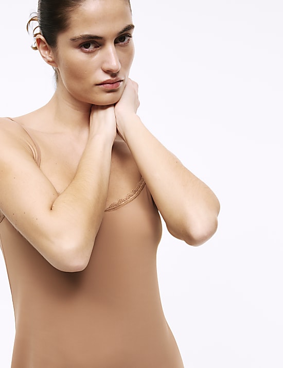 Fond de robe Flexifit™, doté de la technologie Cool Comfort™ 36 cm-89 cm