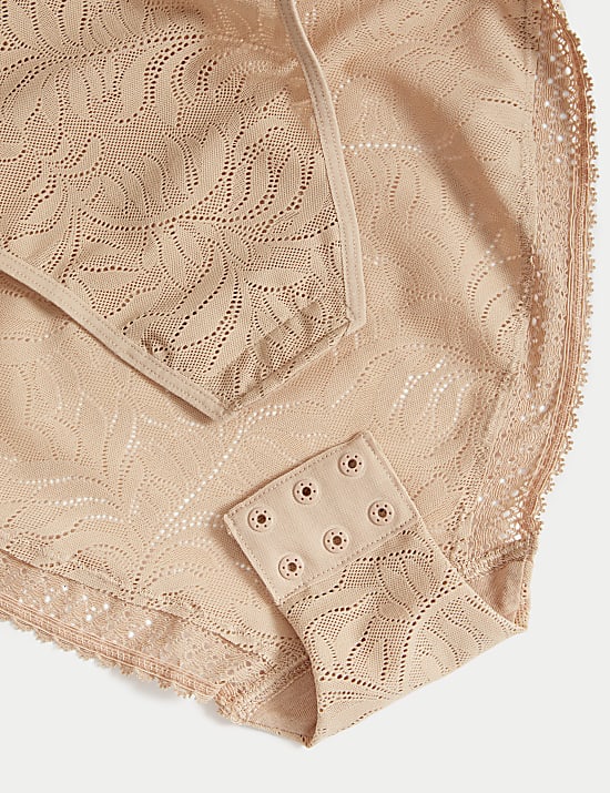 בגד גוף Flexifit™‎ מתחרה בדרגת חיטוב קל