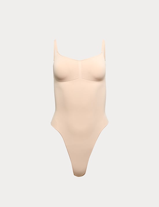 Bezszwowe body modelujące ze stringami