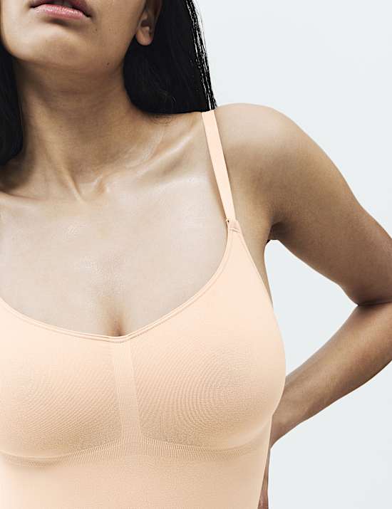 Bezszwowe body modelujące Body Sculpt z mocnym wycięciem