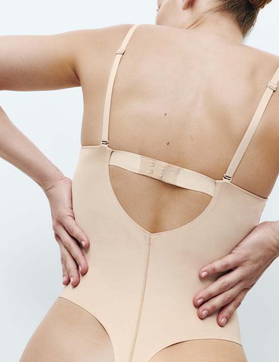 Modelujące body z głębokim dekoltem Body Invisibles&trade; (A&ndash;DD)