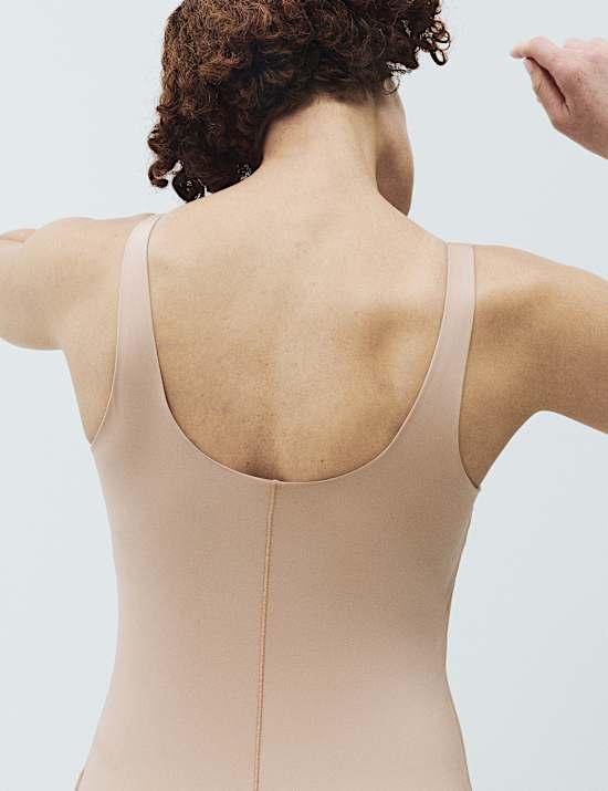 Body Invisibles&trade; Cupped Shaping Vest