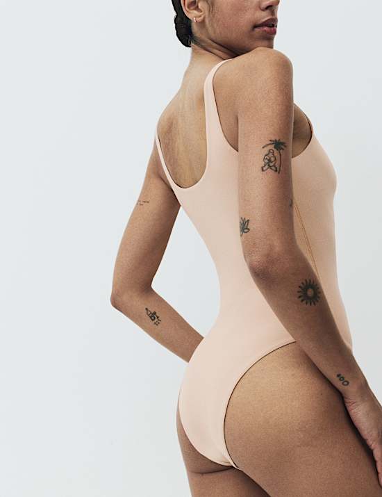 Body Soft&trade; Smoothing High Leg Body