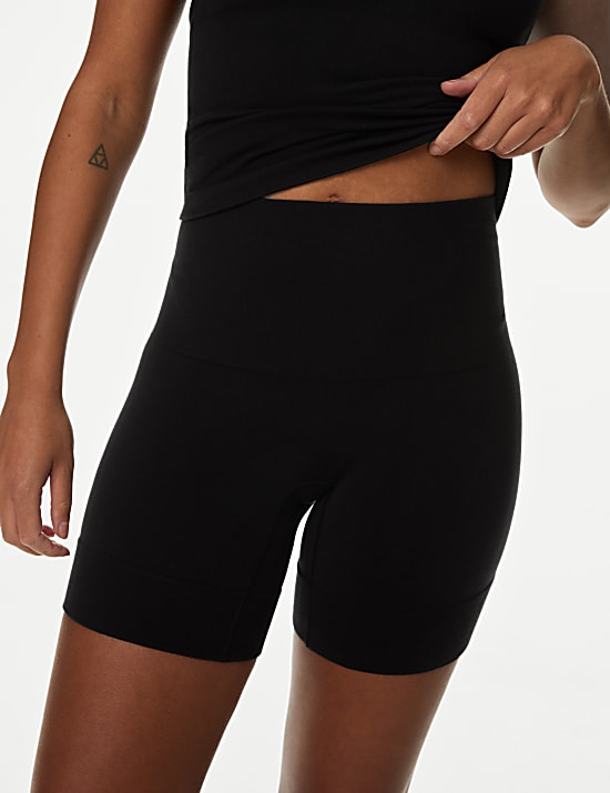 Ισοθερμικό σορτς Heatgen™ με ελαφριά σύσφιξη που σμιλεύει το σώμα