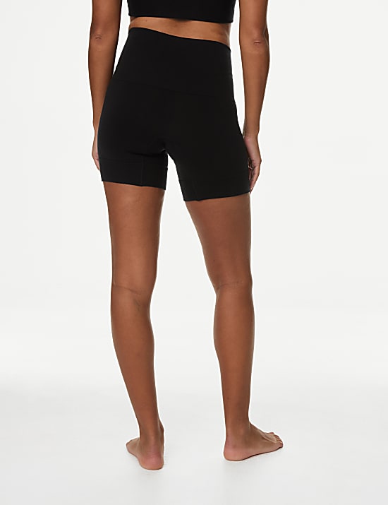 Ισοθερμικό σορτς Heatgen™ με ελαφριά σύσφιξη που σμιλεύει το σώμα