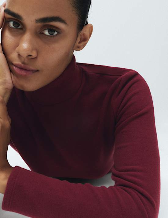 Heatgen&trade; Maximum Thermal High Neck Top