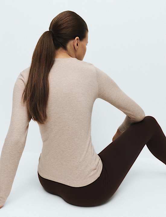Heatgen&trade; Medium Thermal Crew Neck Top