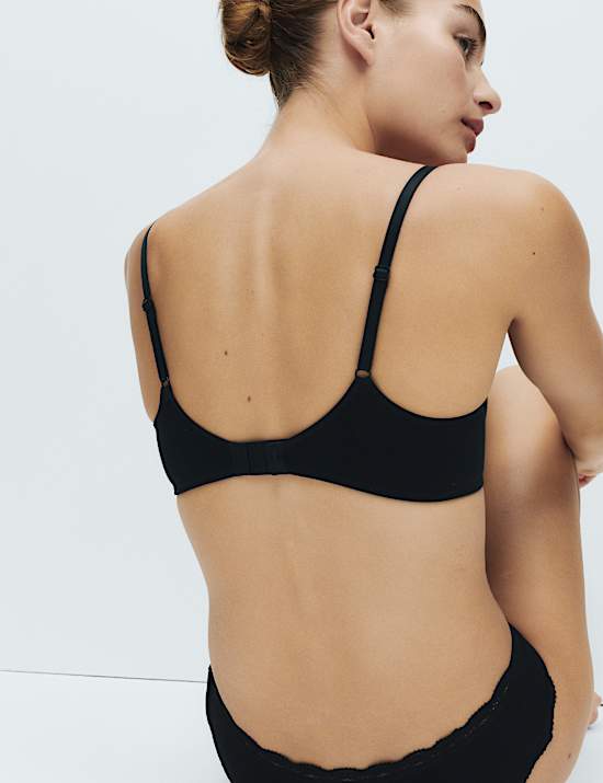 מארז 3 חזיות טי-שירט עם ברזלים ומחשוף עמוק במידות A-E