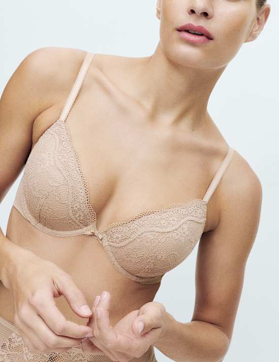 Dekoltov&aacute; podprsenka s kosticemi a krajkou, vel. A&ndash;E