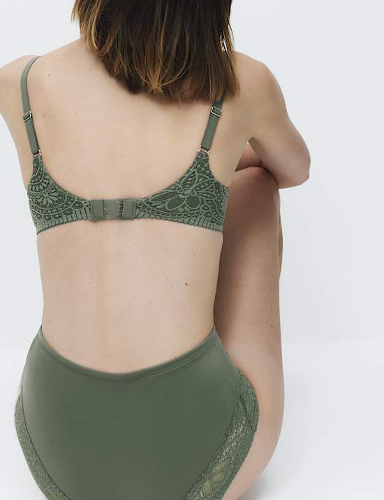 Bra Kaus Oblong Berkawat Cup Penuh A-E Body Soft&trade;
