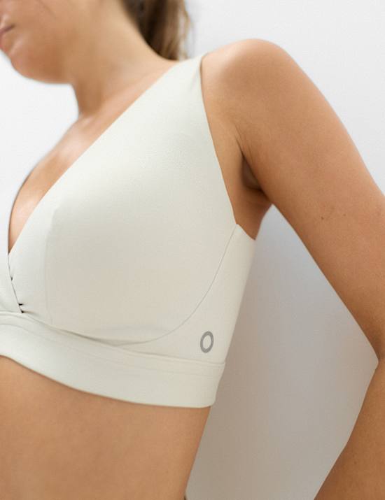 Soutien-gorge de sport crois&eacute; impact faible (bonnets A &agrave; E)