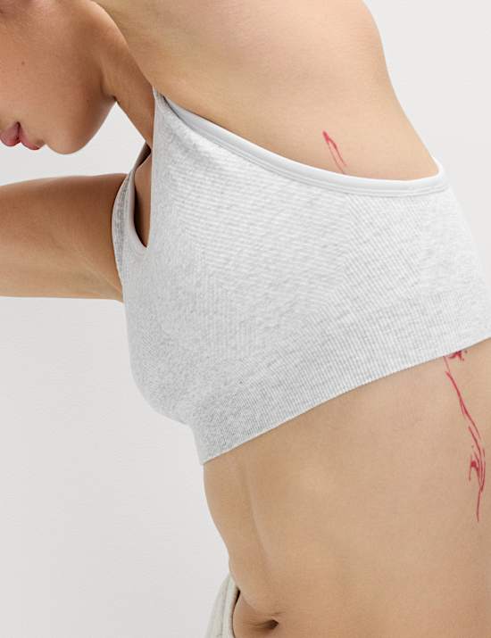 Reversible Seamless Medium Support Sports Bra