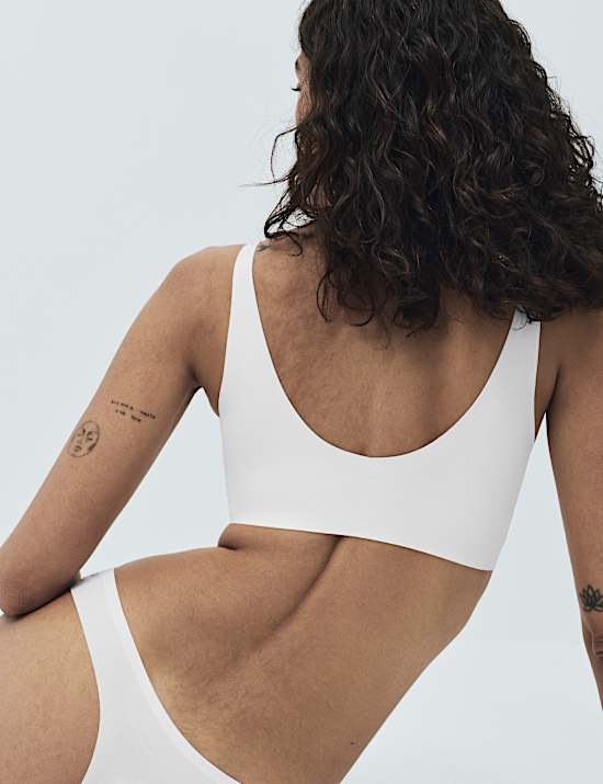 קרופ טופ Body Invisibles&trade;&lrm; ללא ברזלים (מידות A-E)