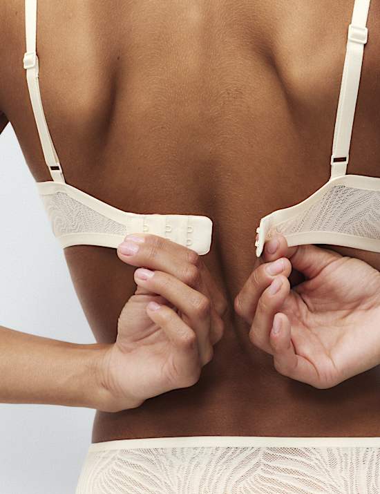 Smoothing Lace Non Wired Full Cup Bra (A-E)