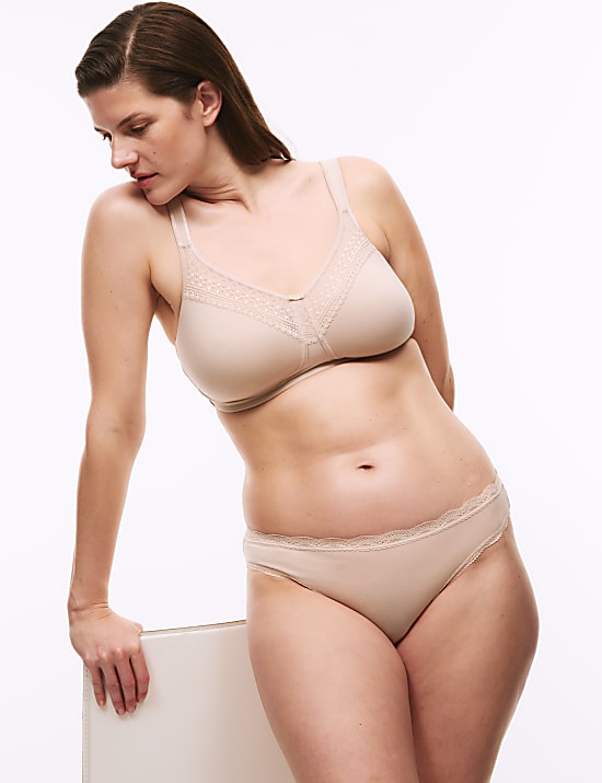 חזייה ללא ברזלים לתמיכה מלאה מתערובת כותנה ותחרה, במידות B-H