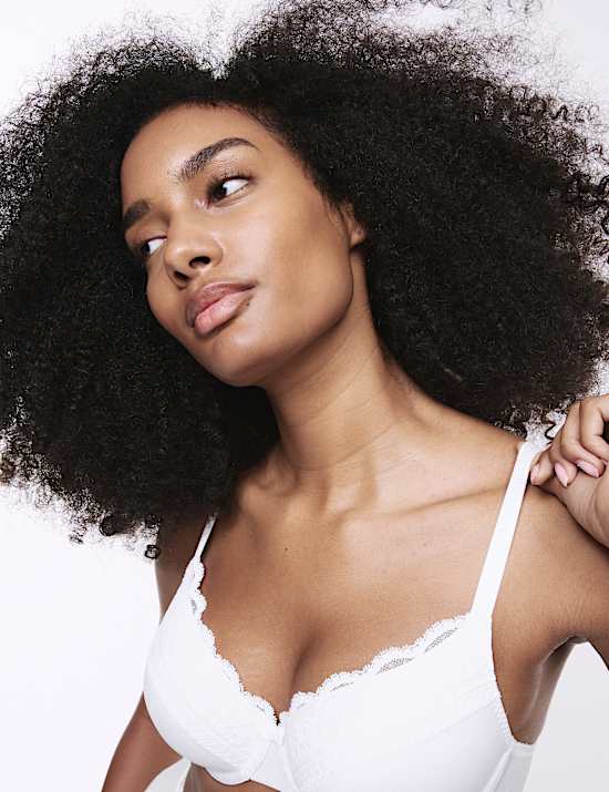 חזייה מרופדת עם ברזלים, קאפ מלא וגימור תחרה במידות A-E