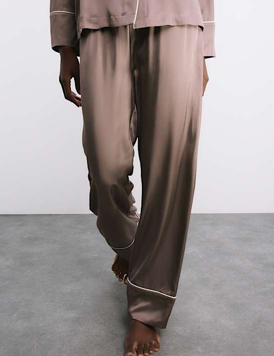 Ensemble pyjama en satin à revers