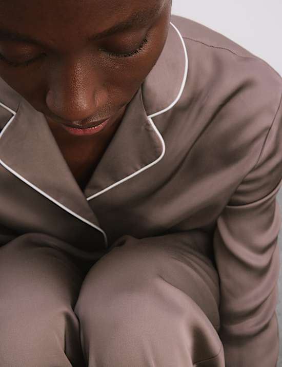 Ensemble pyjama en satin à revers