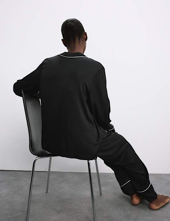 Conjunto de pijama con solapa de satén