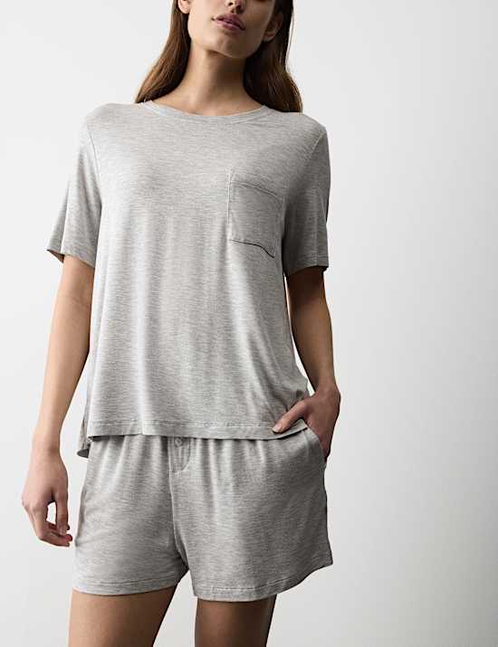 מכנסי פיג'מה קצרים בעיטור כפתור