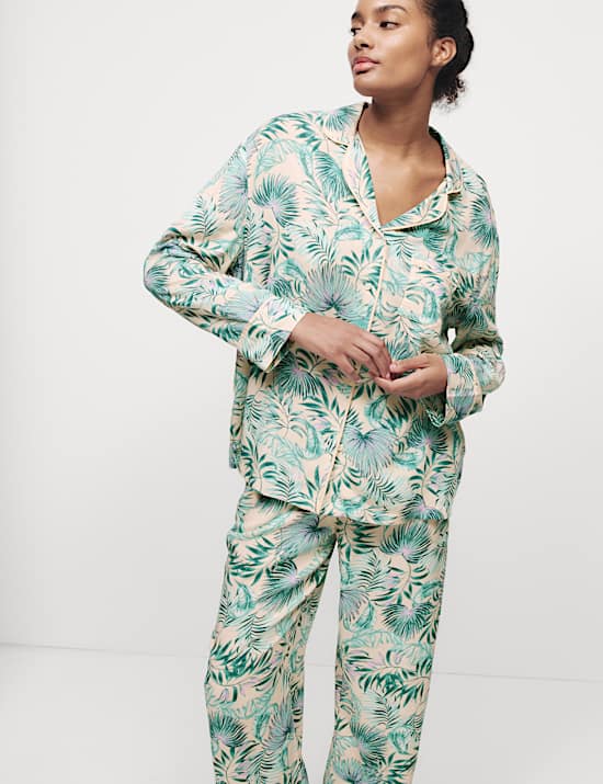 Leaf Print Revere Collar Pyjama Set