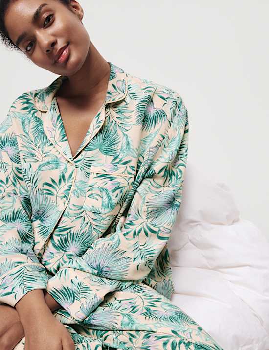 Leaf Print Revere Collar Pyjama Set