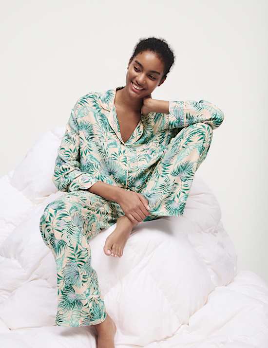 Leaf Print Revere Collar Pyjama Set
