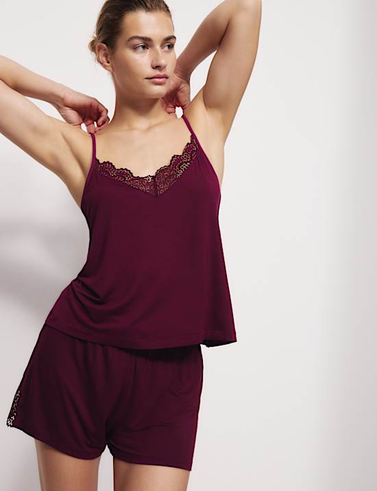 Pijama estilo camisola con adorno de encaje