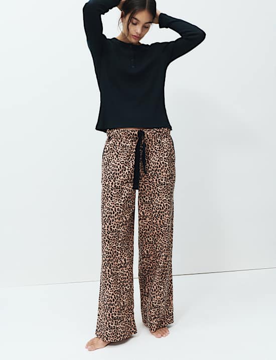 Gerippptes Schlafanzug-Set mit hohem Baumwollanteil und Leopardenprint