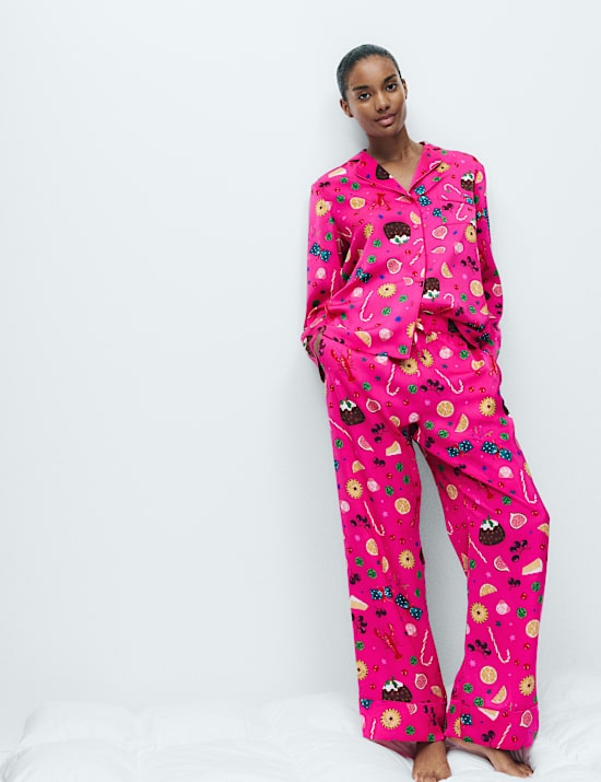 Conjunto de pijama de satén con comida navideña