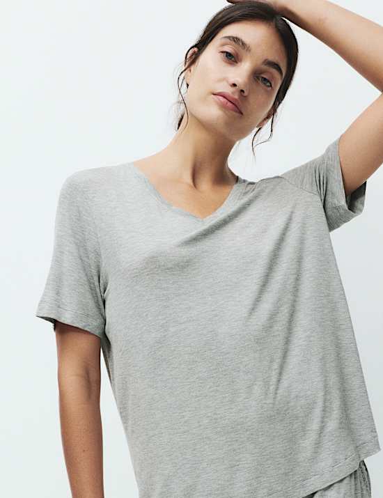 Pijama de viscosa con detalles de encaje