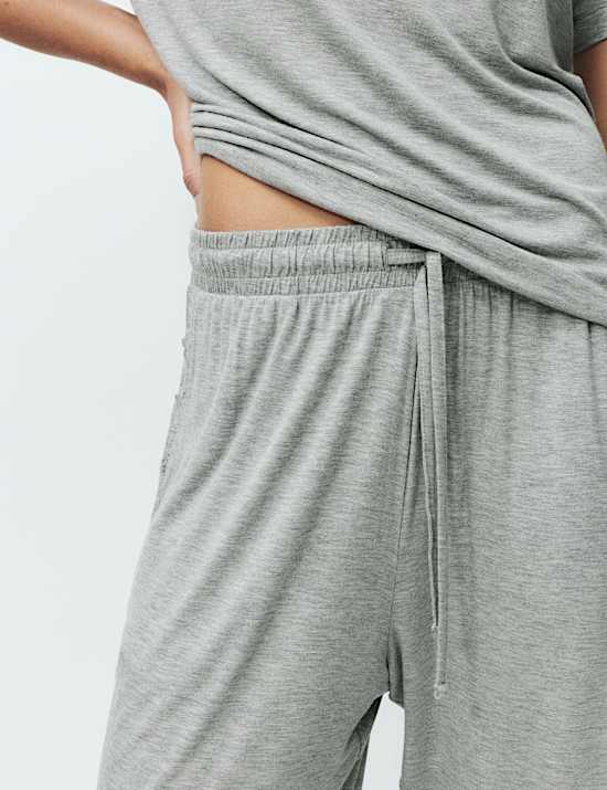 Pijama de viscosa con detalles de encaje