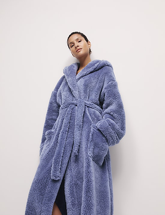Robe de chambre en polaire &agrave; capuche