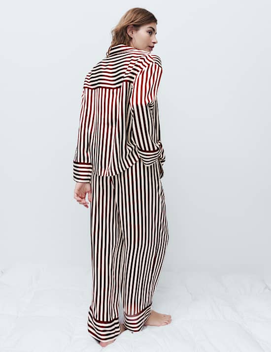 Pijama de rayas con solapa Dream Satin&trade;