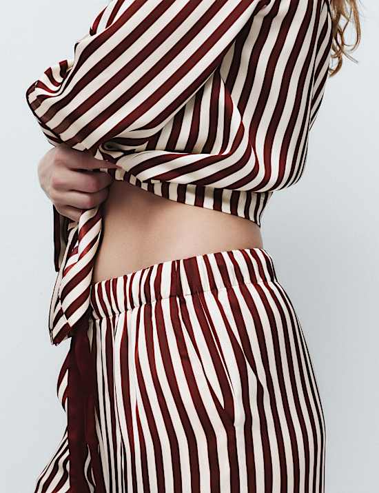 Pijama de rayas con solapa Dream Satin&trade;