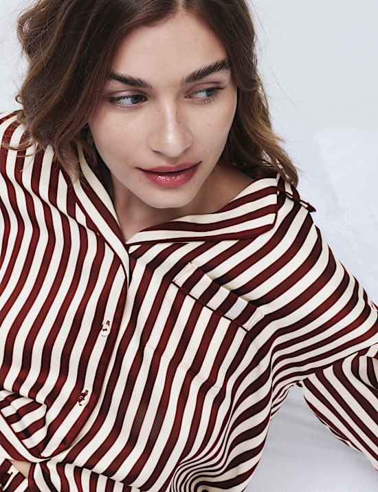 Pijama de rayas con solapa Dream Satin&trade;