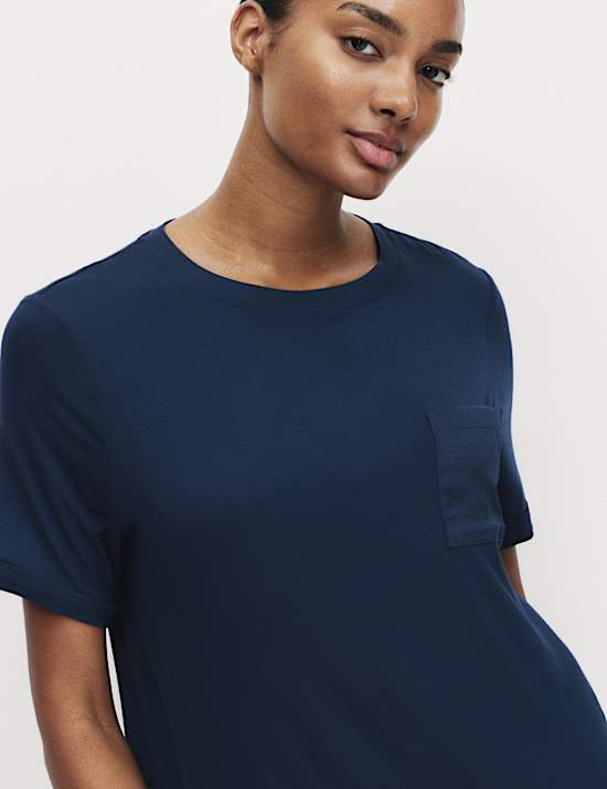 Chemise de nuit à bordure satinée, dotée de la technologie Body Soft™