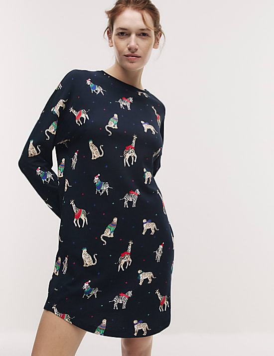 Chemise de nuit Family Christmas &agrave; imprim&eacute; animaux en f&ecirc;te