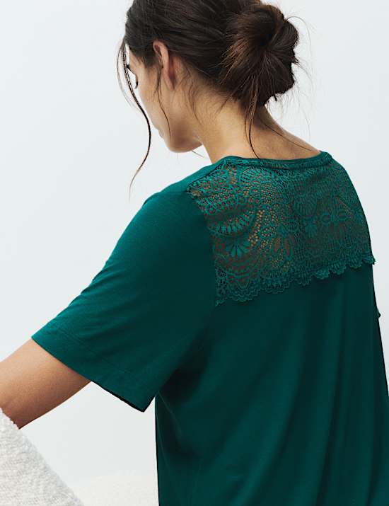 Chemise de nuit détail en dentelle