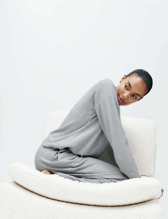 Haut de pyjama à manches longues, col rond et motif côtelé