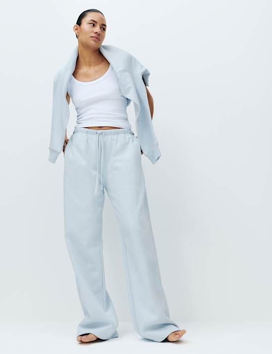 Domowa bluza z kapturem z przewagą czesanej bawełny