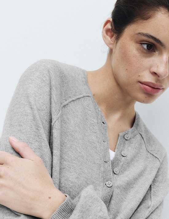 Gestrickter Lounge-Pullover im Henley-Stil in &Uuml;bergr&ouml;&szlig;e