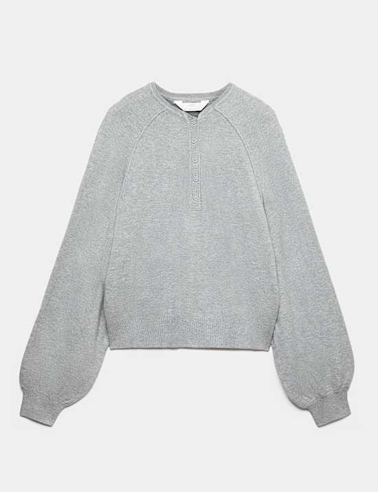 Gestrickter Lounge-Pullover im Henley-Stil in &Uuml;bergr&ouml;&szlig;e