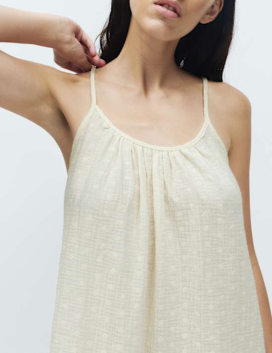 Nuisette coupe courte en mousseline &agrave; broderie