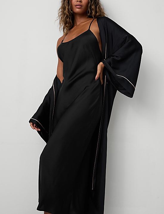 Nuisette satinée à bretelles