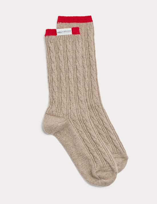Cashmere Rich Cable Knit Crew Socks