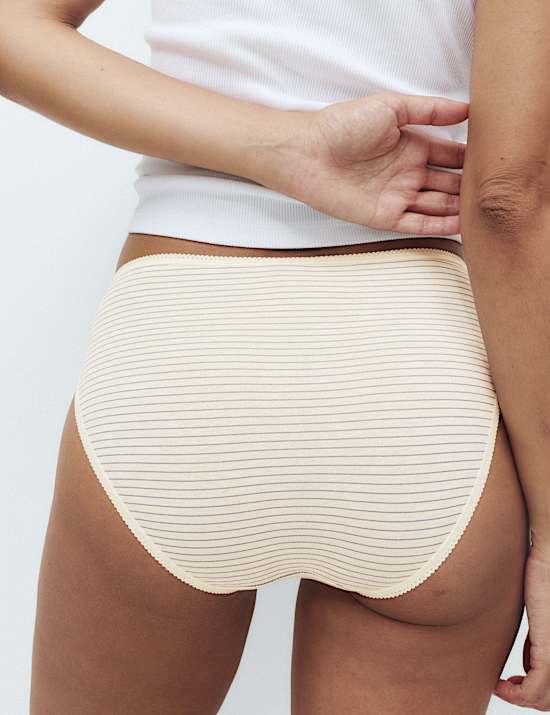 5pk Cotton Rich Lycra&reg; High Leg Knickers